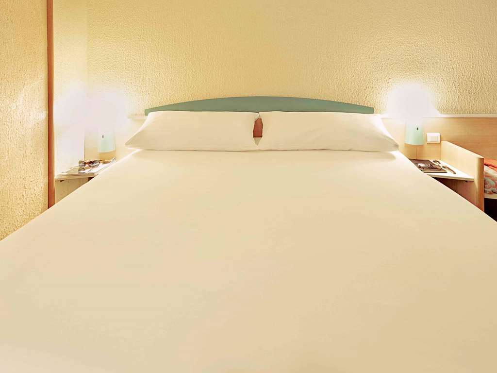 Hotel Sarcelles Flanades Rum bild