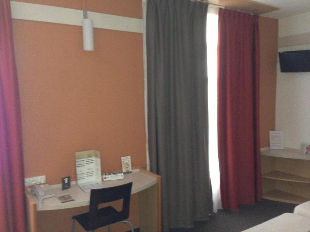 Hotel Sarcelles Flanades Exteriör bild