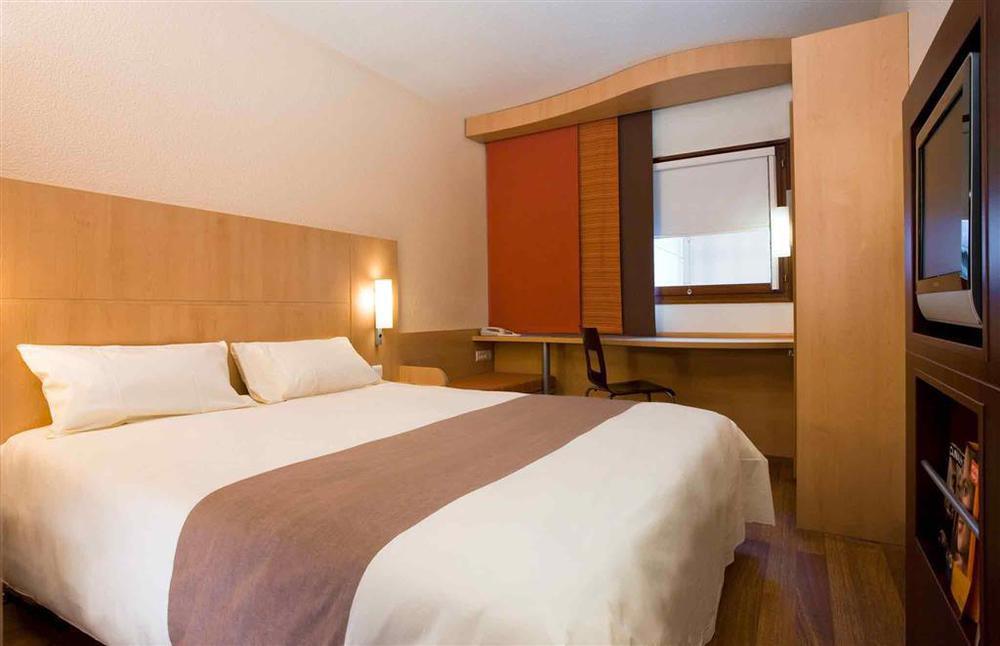 Hotel Sarcelles Flanades Rum bild